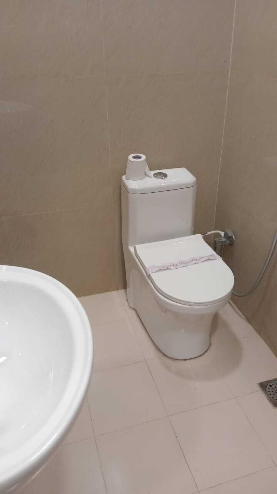 Shower, eco-friendly toiletries, slippers, towels