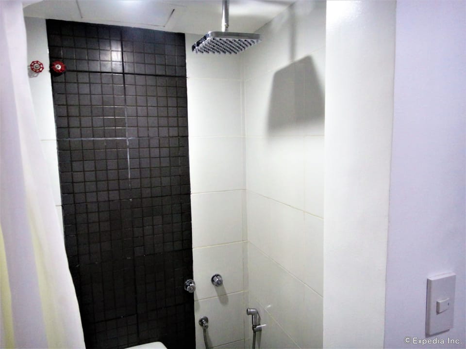 Subcompact | Bathroom shower