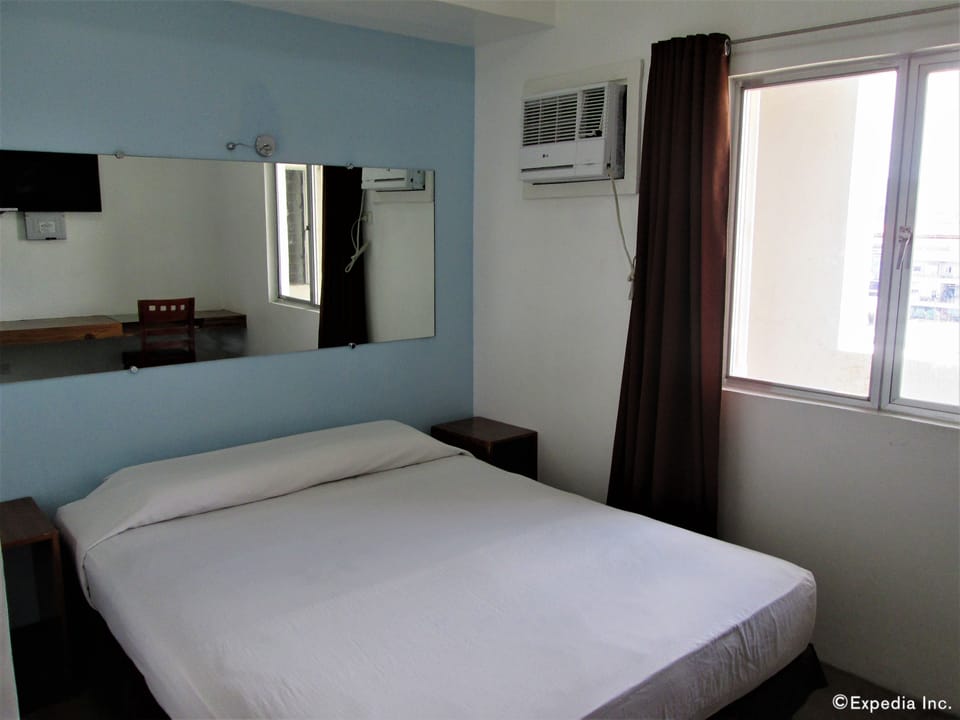 Double or Twin Room | Desk, laptop workspace, soundproofing, free WiFi