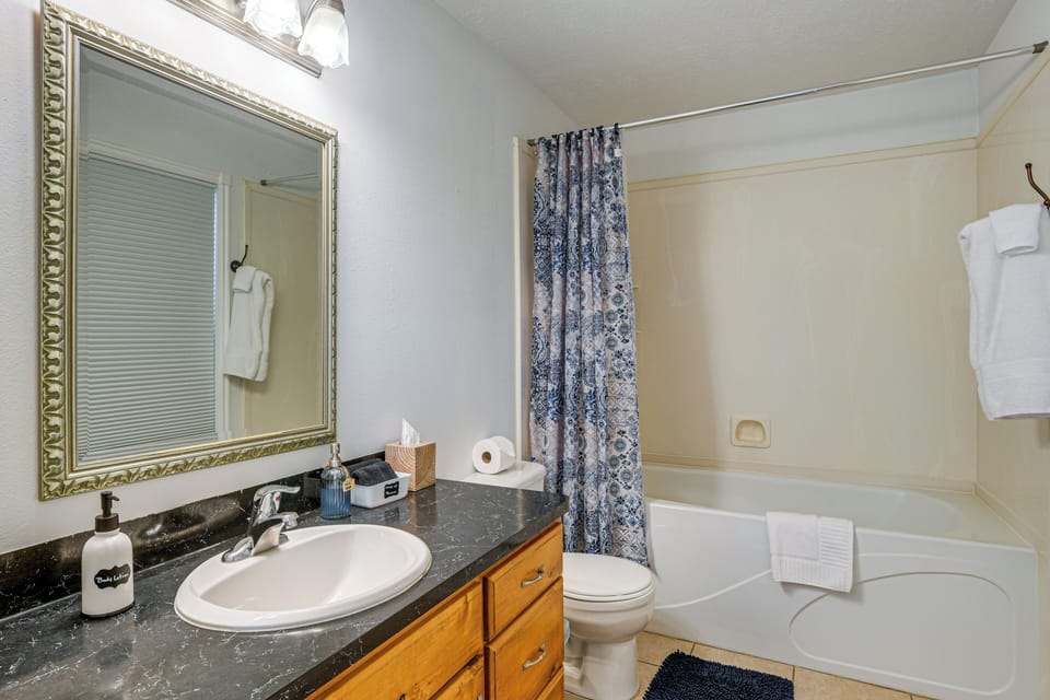 Full Bathroom | 1st Floor