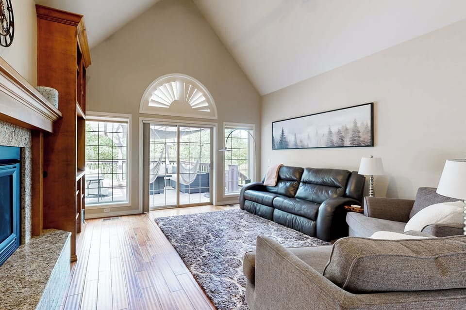 Living Room | Fireplace