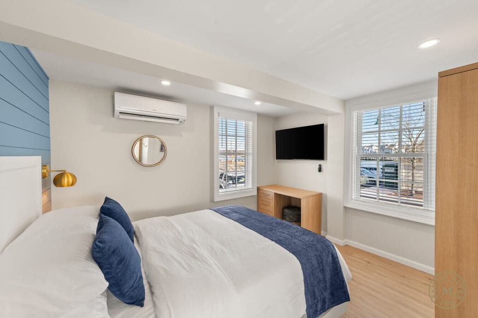 Sleep soundly in a perfectly chilled room. Our modern AC unit is as quiet as it is effective.