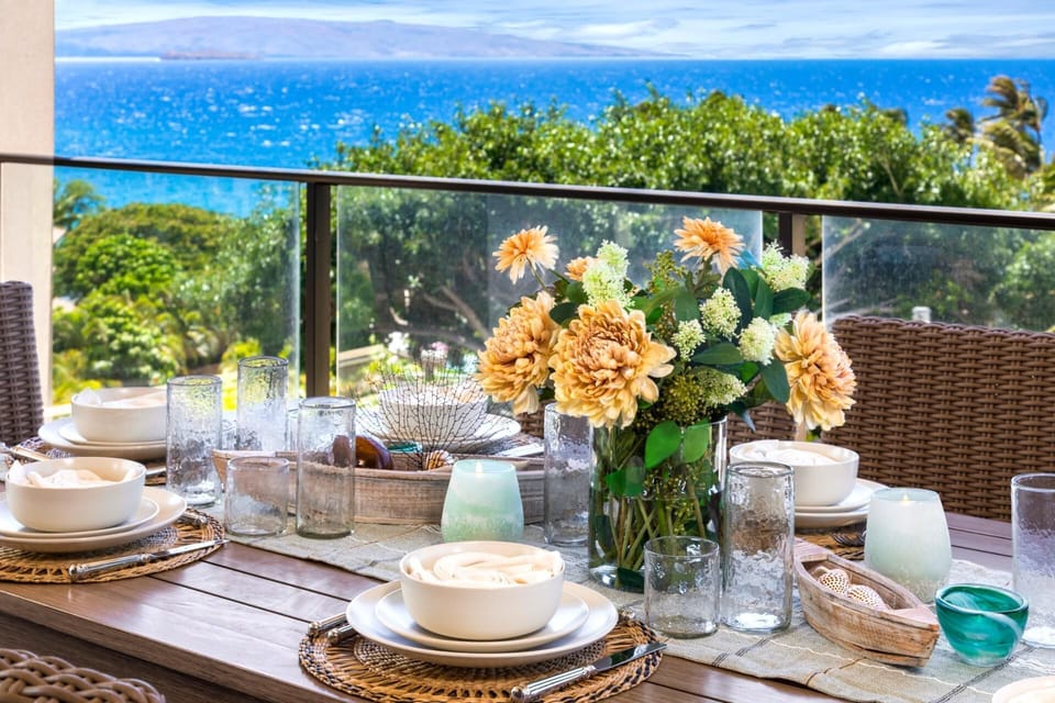 Whether it's dinner by candlelight or champagne at sunrise, this balcony makes every moment a little more magical    WBV-PH412