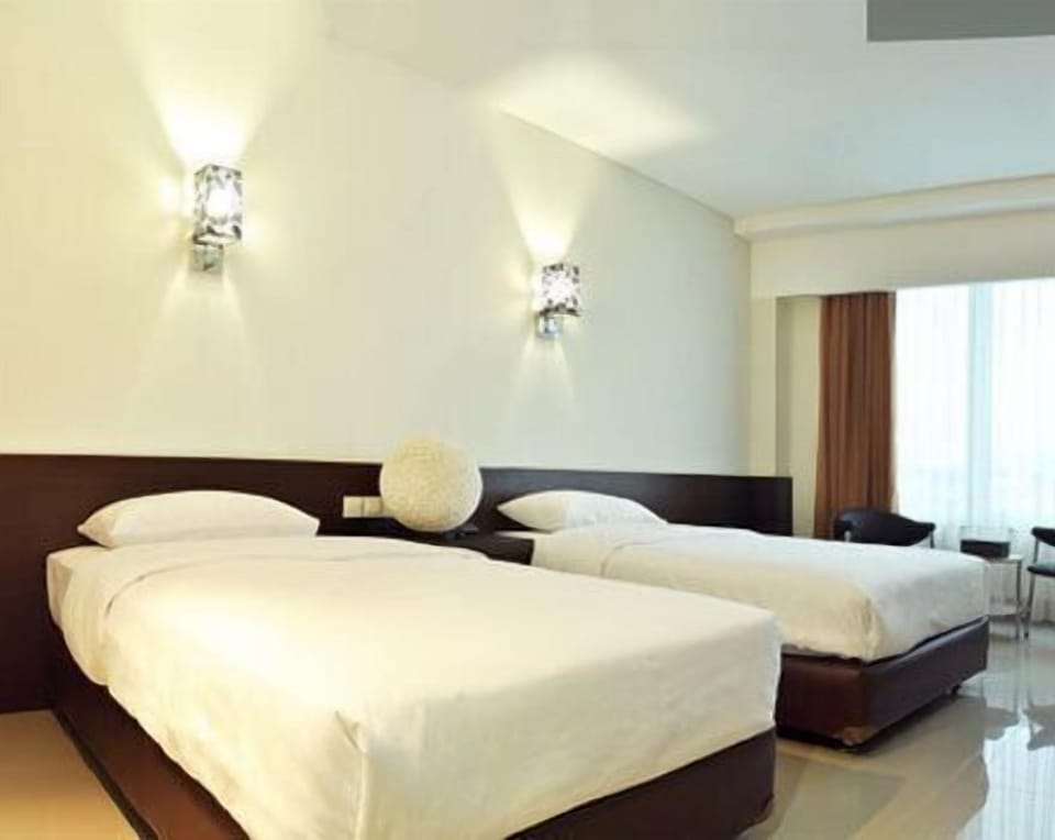 In-room safe, desk, free WiFi, bed sheets
