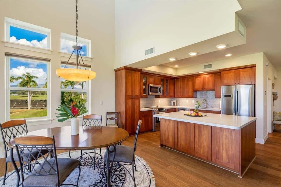 Dining & Kitchen