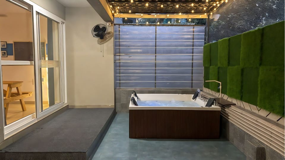 Indoor spa tub