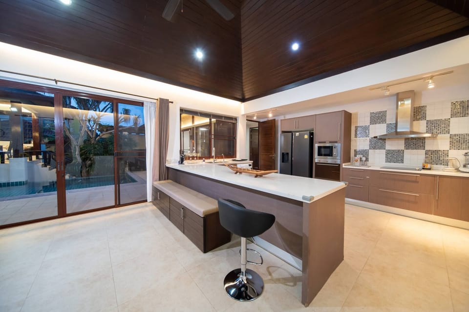 Villa, 4 Bedrooms, Smoking, Private Pool | Interior