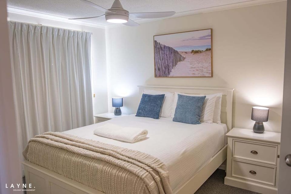 Master Bedroom with Queen bed