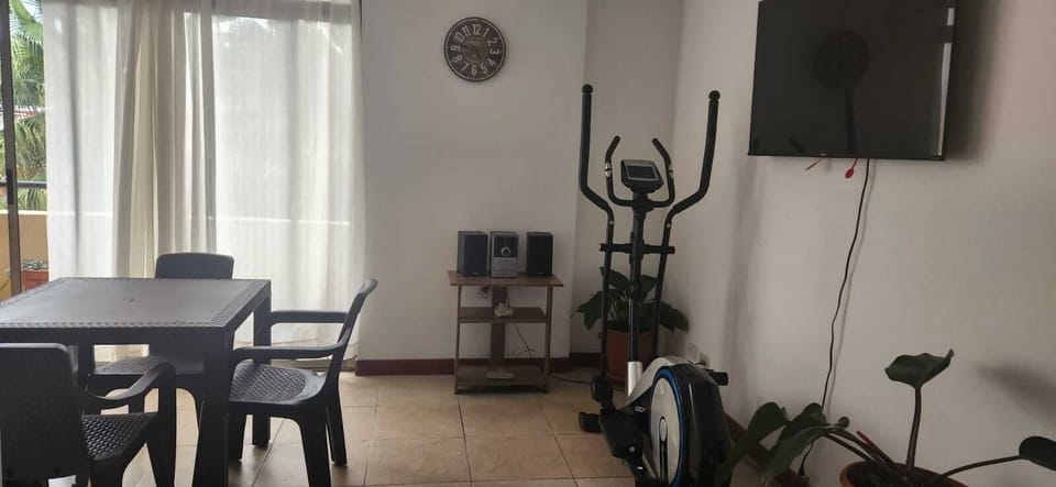 Comfort Apartment, Balcony, City View | Living area