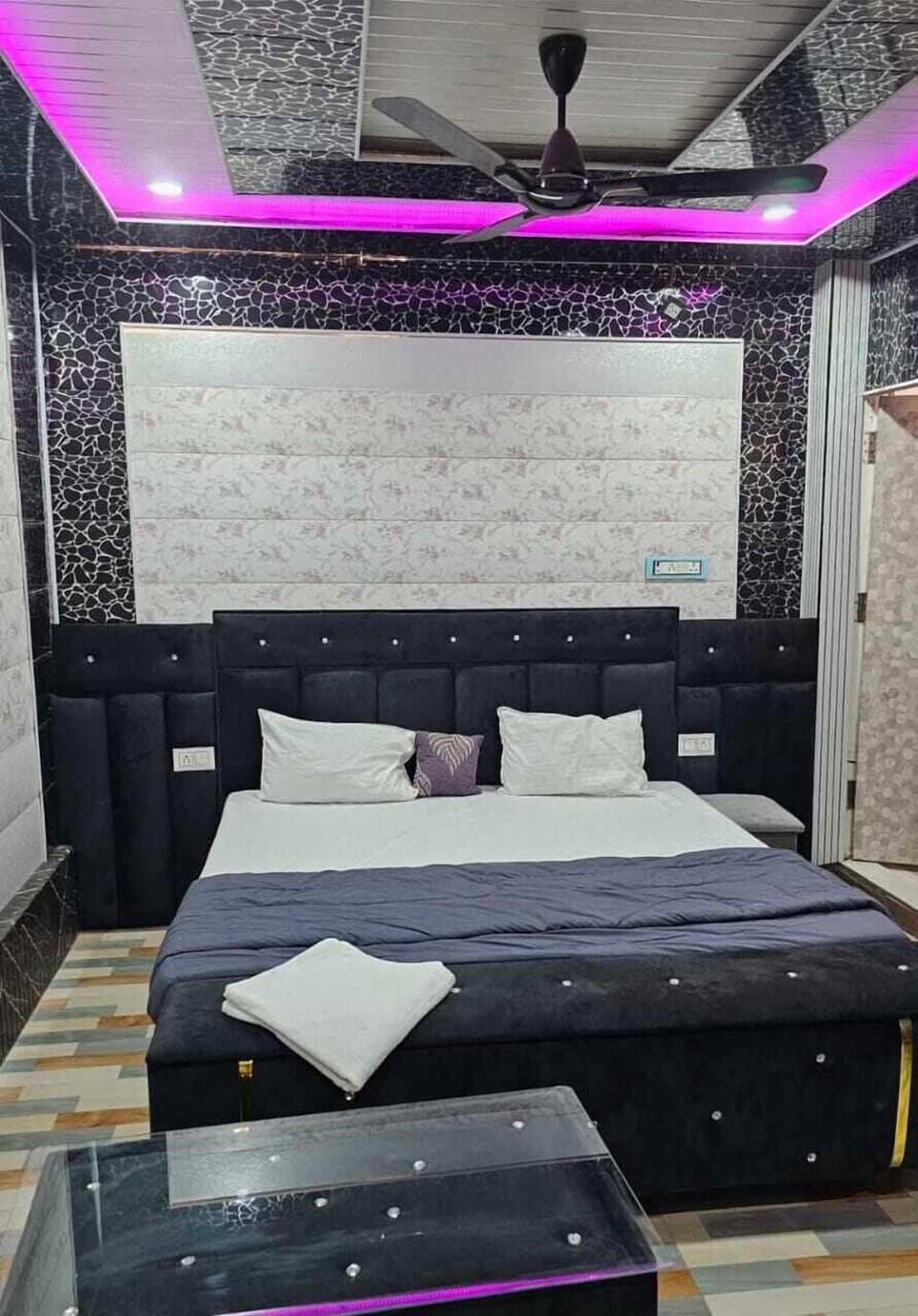 Luxury Room | Laptop workspace, rollaway beds, free WiFi, bed sheets