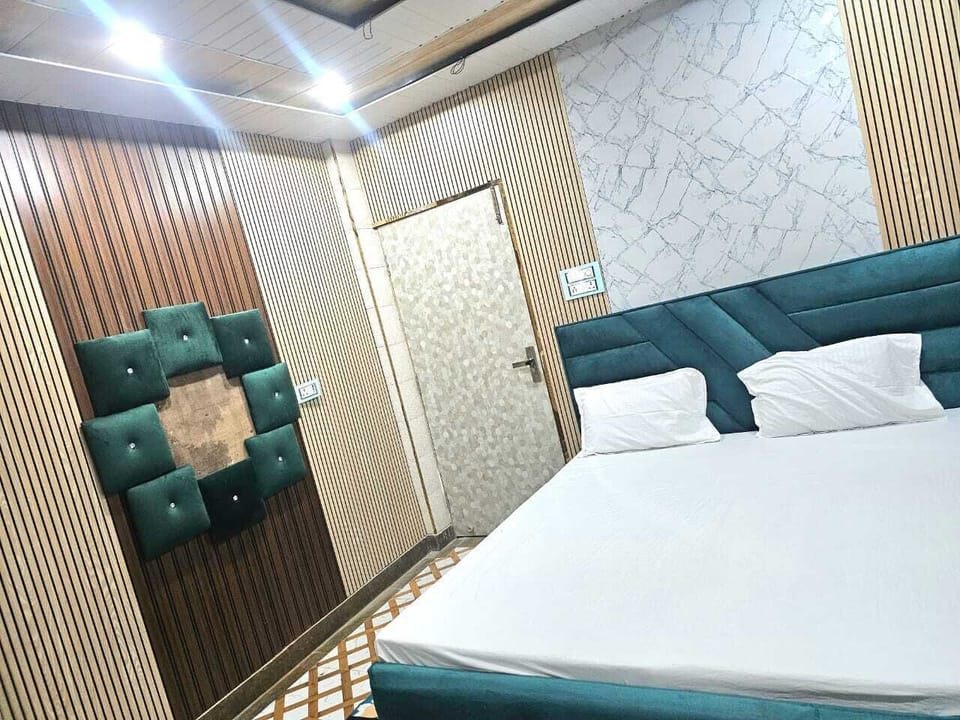 Standard Room | Laptop workspace, rollaway beds, free WiFi, bed sheets