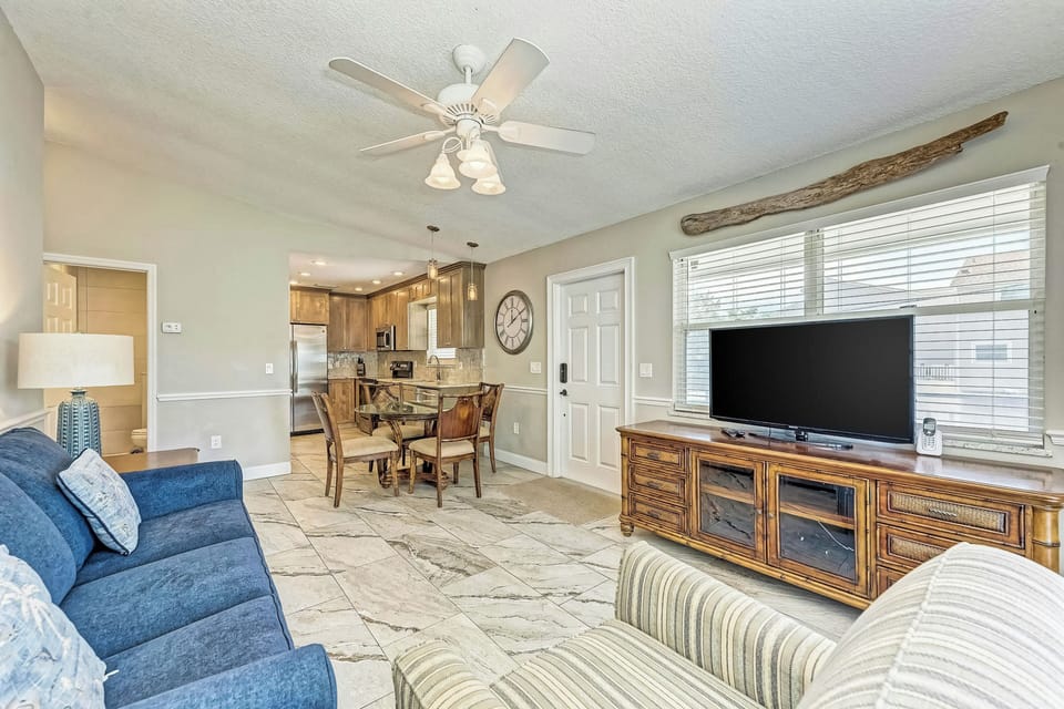 Interior | Open Floor Plan | Free WiFi
