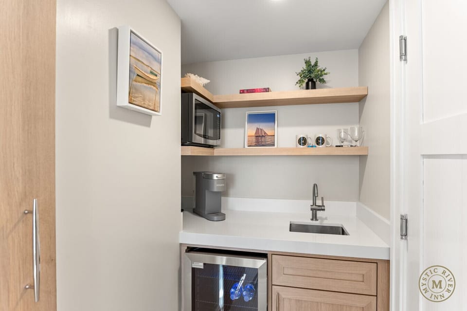 Keurig machine with starter pods provided