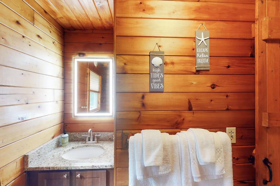 Bathroom | 1st Floor