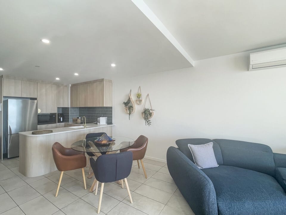 Apartment | Dining