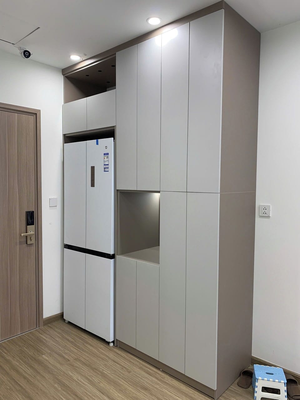 Family Apartment, Balcony, Garden View | Living area | 55-inch Smart TV with digital channels, pay movies