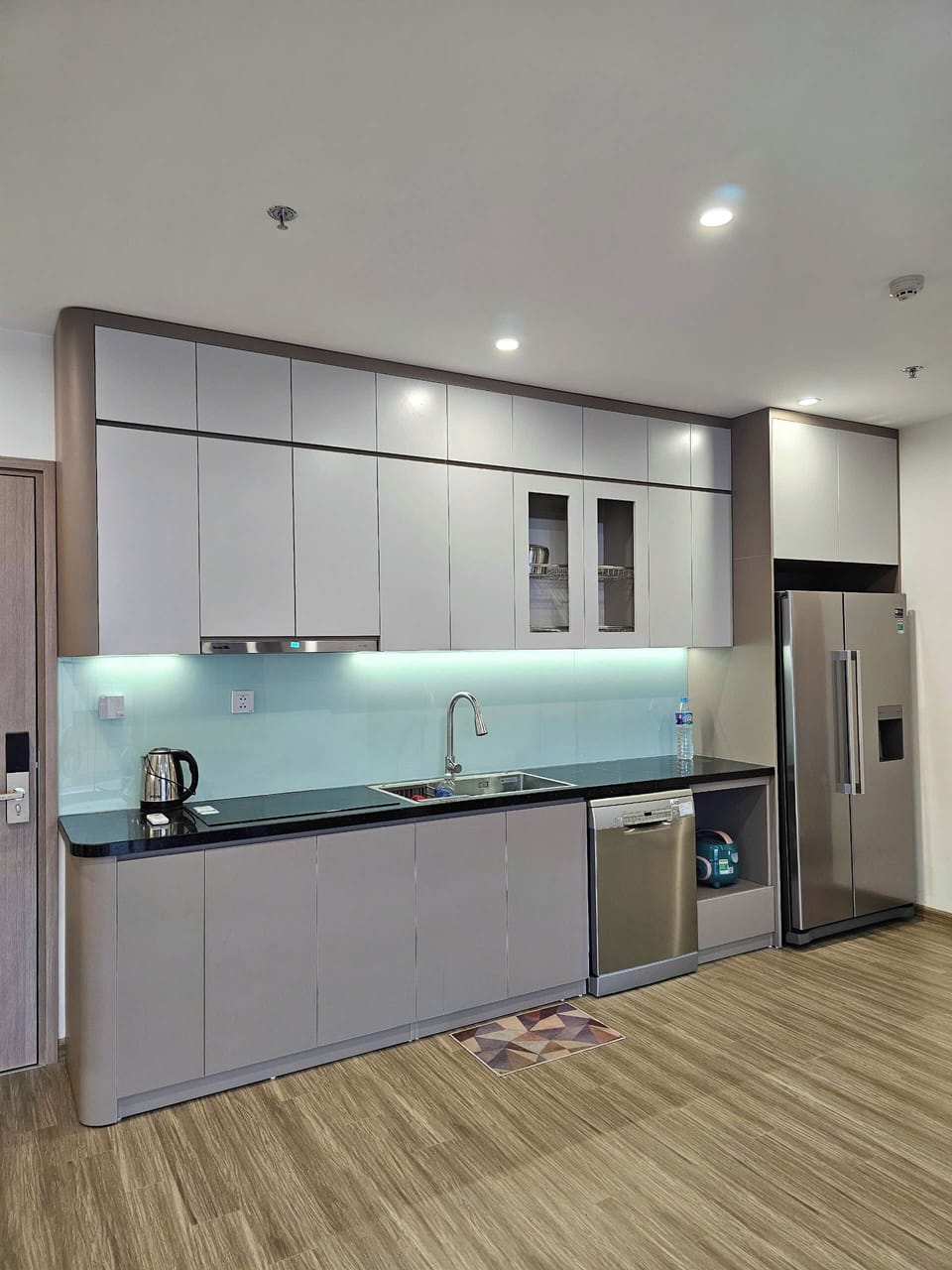 Family Apartment, Balcony, Garden View | Private kitchen | Full-size fridge, microwave, oven, stovetop