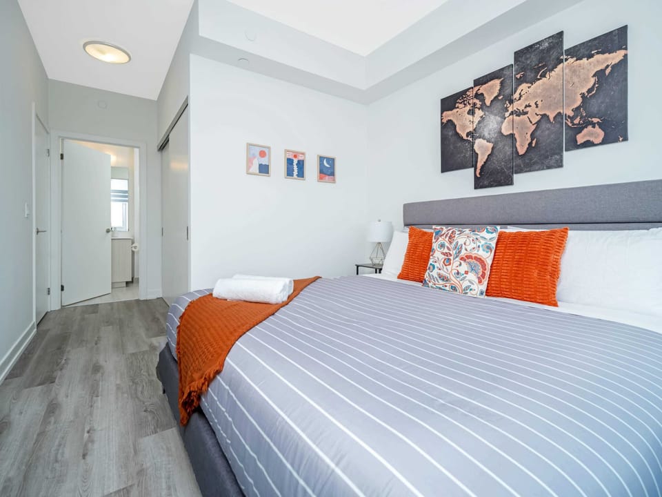 King Size Bedroom with En-Suite Bathroom