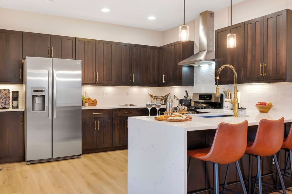 Luxurious, spacious kitchen fully stocked with cooking essentials