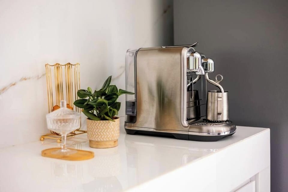 Top end coffee Machine: Nespresso Creatista Pro (Very easy to use)