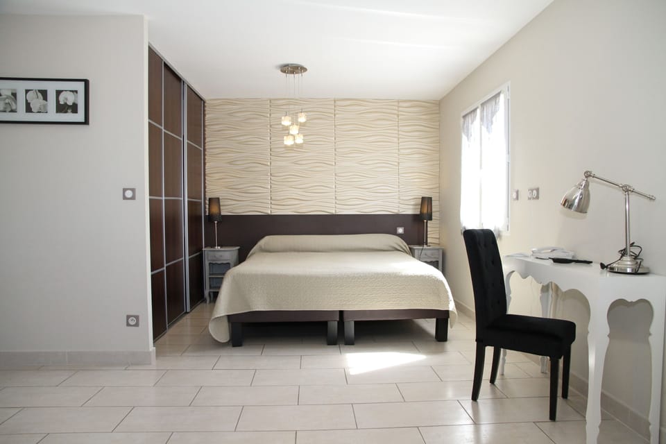 Suite, Terrace | Premium bedding, desk, cribs (free), rollaway beds (surcharge)