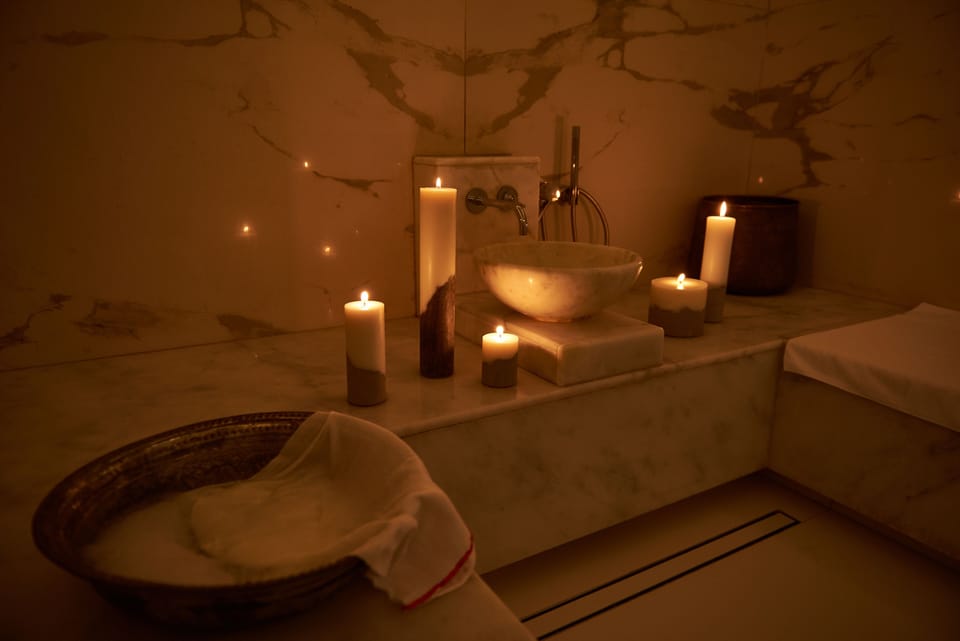Couples treatment rooms, steam room, hot stone massages