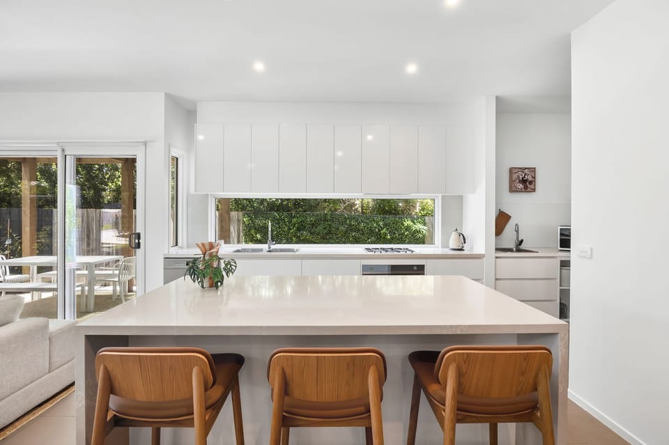 Full kitchen and butlers pantry  - all you need to prepare amazing meals 