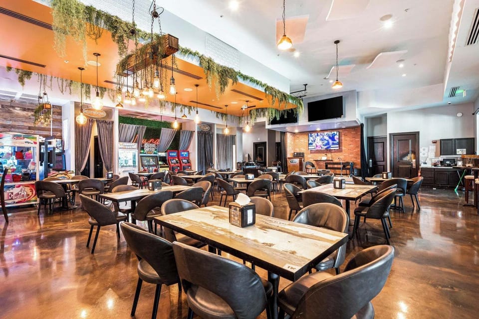 On-site restaurant space w/ lively seating and a relaxed dining vibe.
