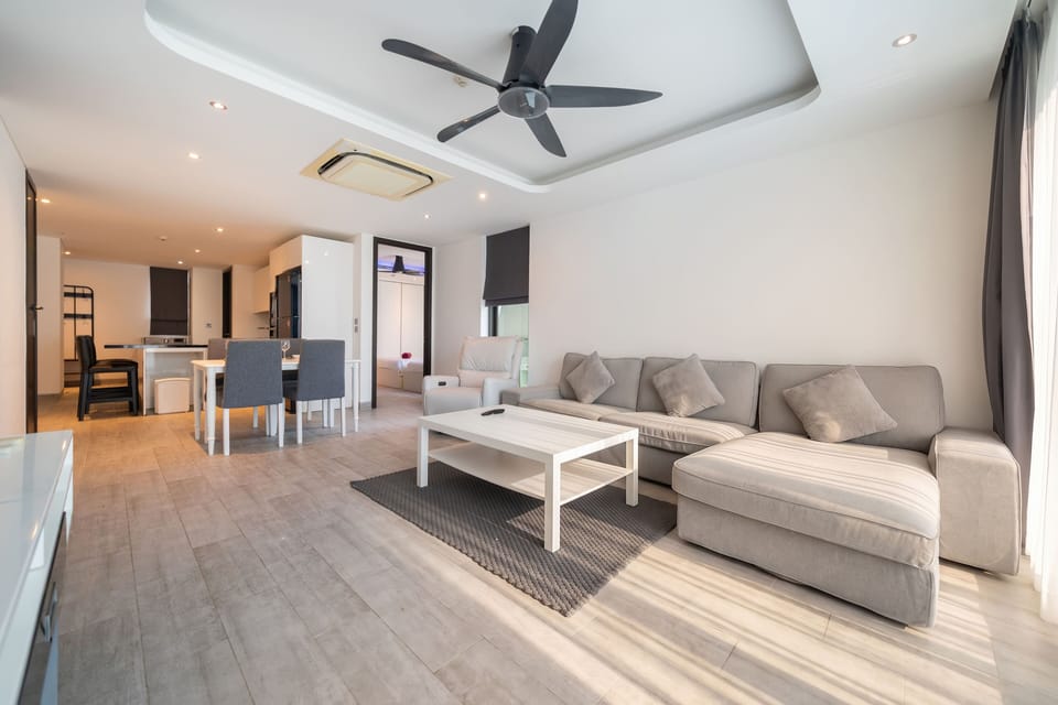 Family Apartment, Hill View | Living area