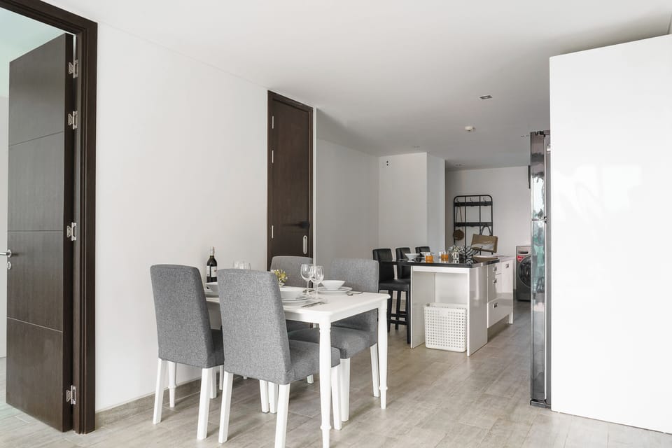 Family Apartment, Hill View | Dining room