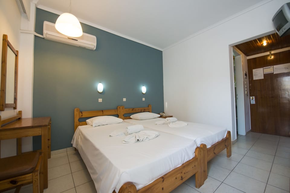 Twin Room, Garden View | Free WiFi