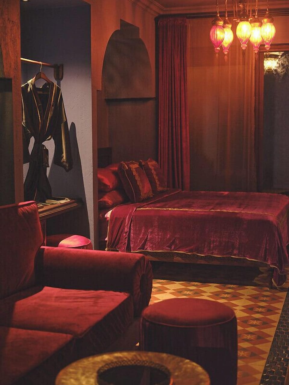 Luxury Suite | In-room safe, free WiFi, bed sheets