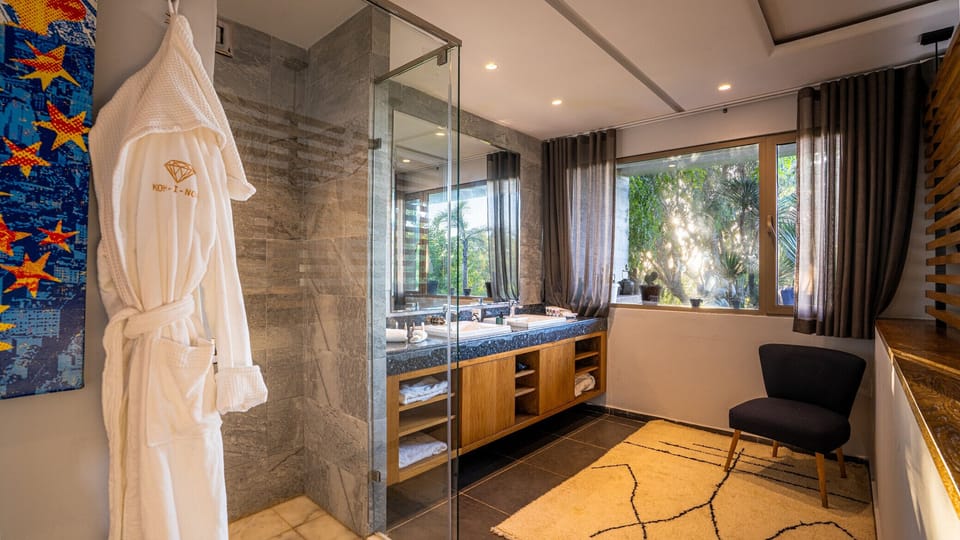 Junior Suite | Minibar, free cribs/infant beds, free WiFi