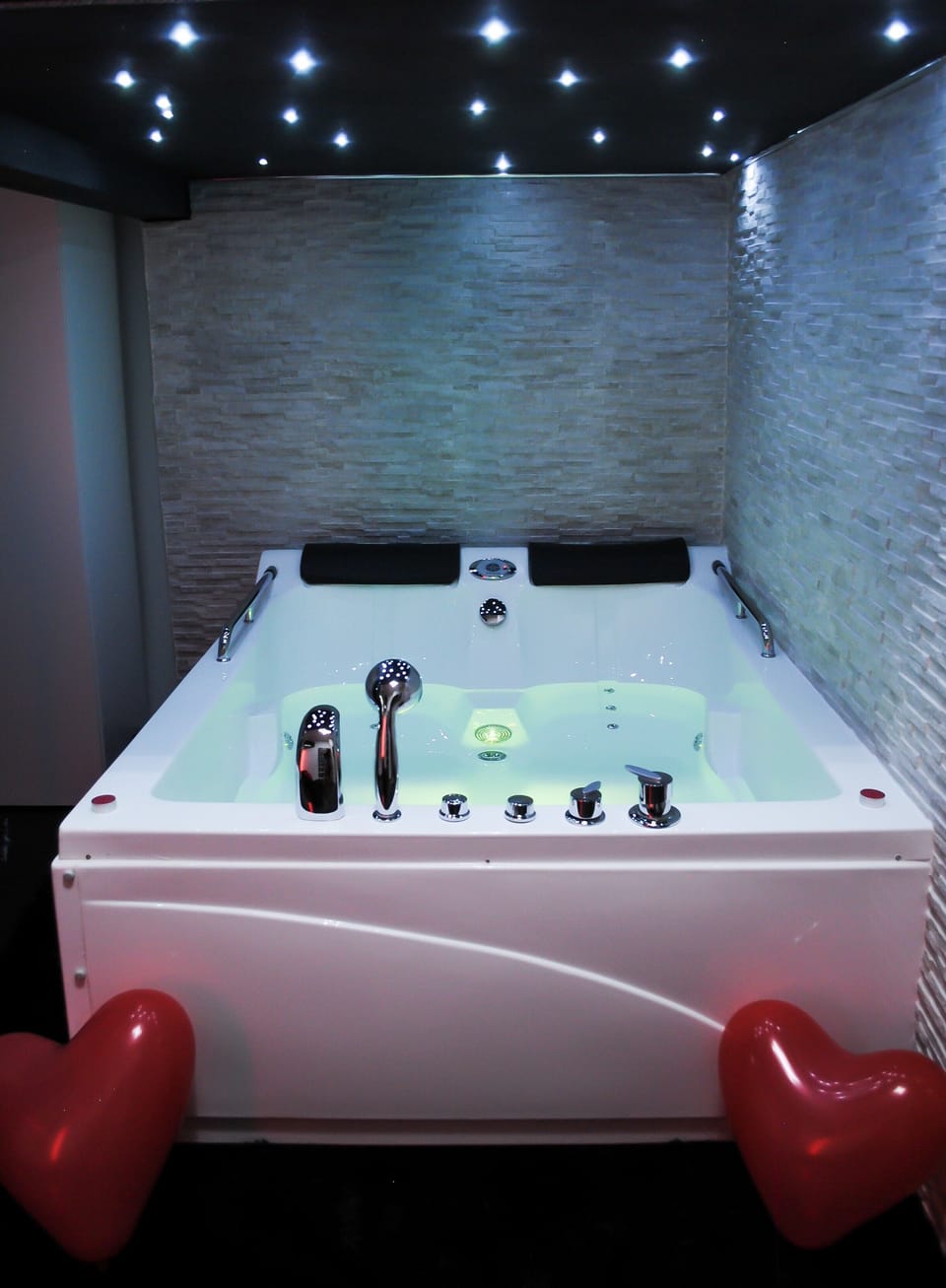 Luxury Double Room (2) | Free WiFi