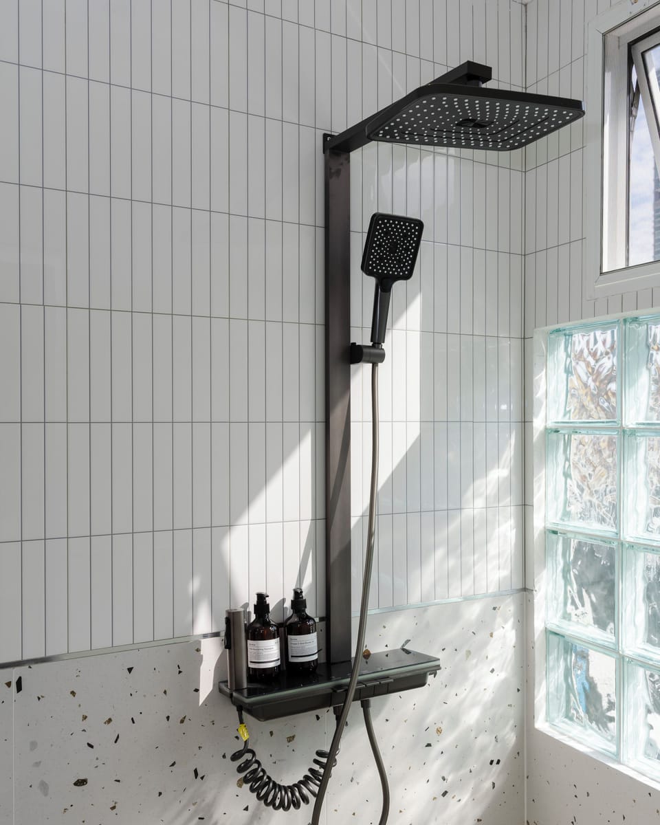 Laa Laa Deluxe King Bed Room | Bathroom | Shower, rainfall showerhead, free toiletries, hair dryer