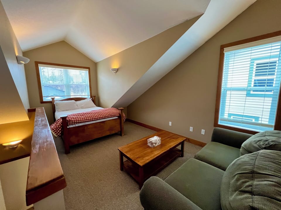 The Loft Bedroom - Bedroom #5.