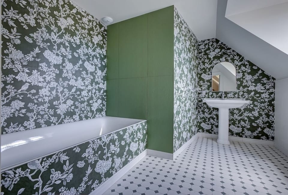 Deluxe Suite | Bathroom