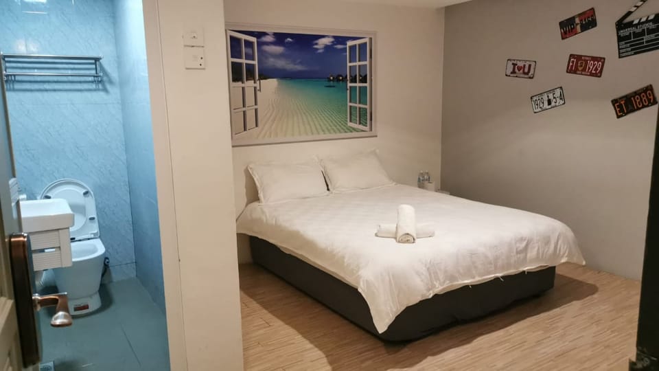 Deluxe Double Room | Free WiFi, bed sheets