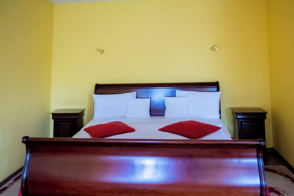 Double Room | Laptop workspace, iron/ironing board, free WiFi