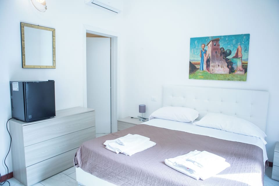 Deluxe Double Room | Desk, free WiFi