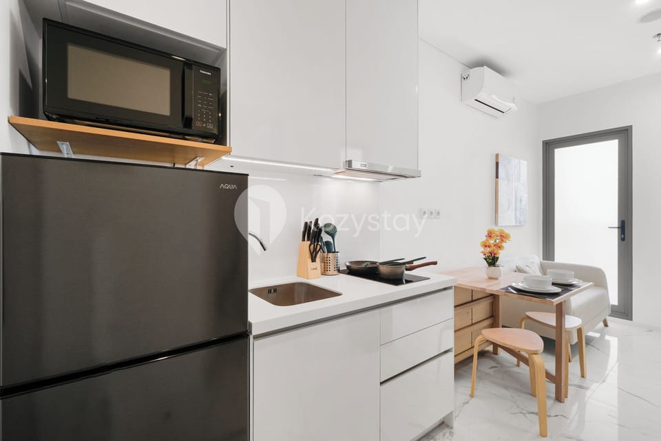 Apartment, 1 Bedroom, City View | Private kitchen | Full-size fridge, microwave, stovetop, rice cooker