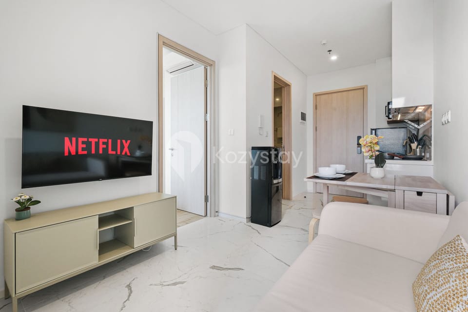 Apartment, 1 Bedroom, City View | Living area | Smart TV, Netflix, streaming services