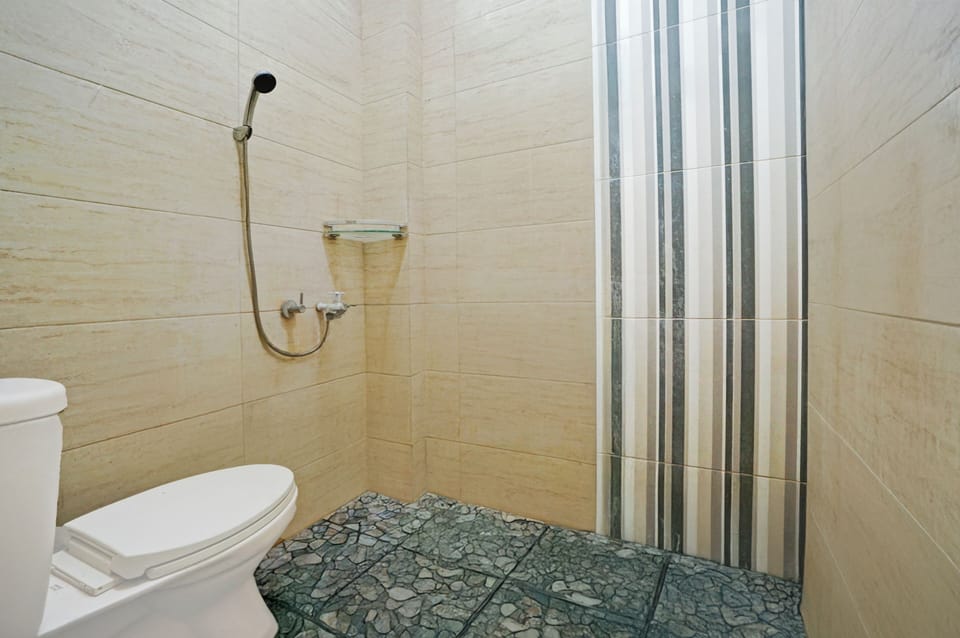 Deluxe Double Room | Bathroom | Shower
