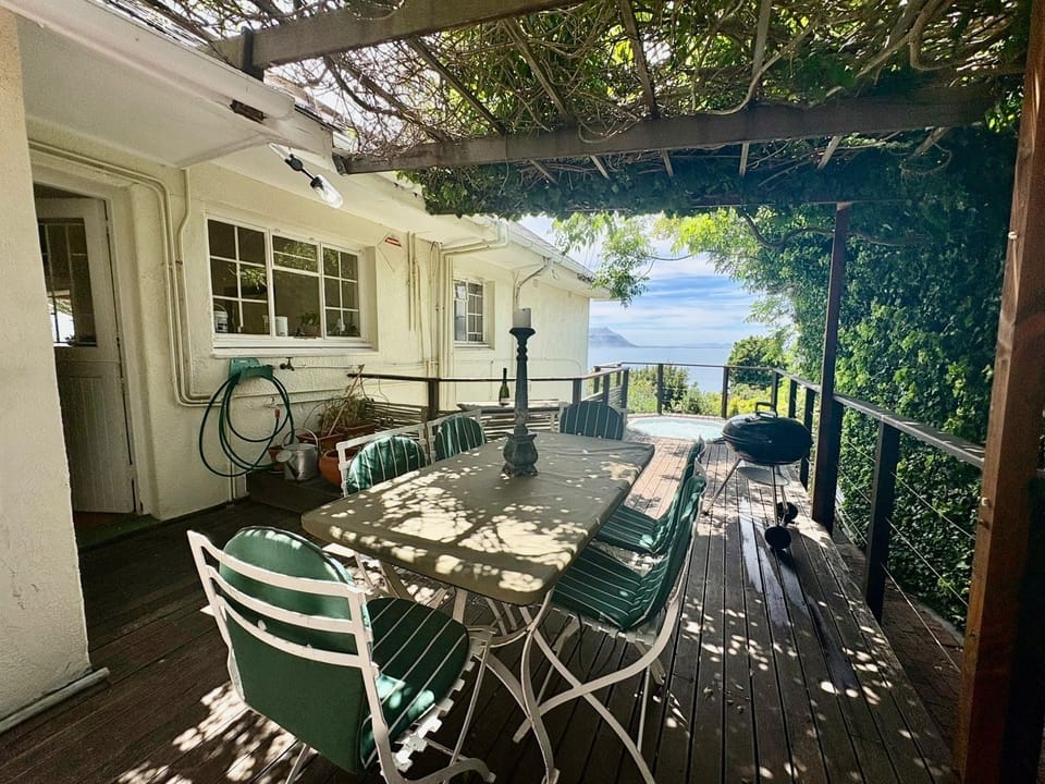 Dine al fresco. Have a BBQ!