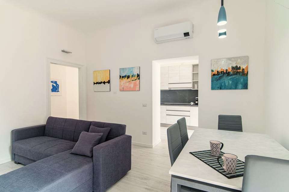 Apartment | Dining room