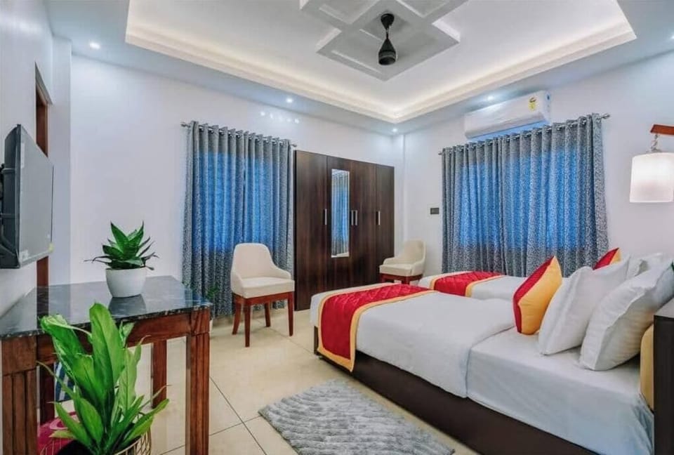 Deluxe Twin Room | Iron/ironing board, free WiFi