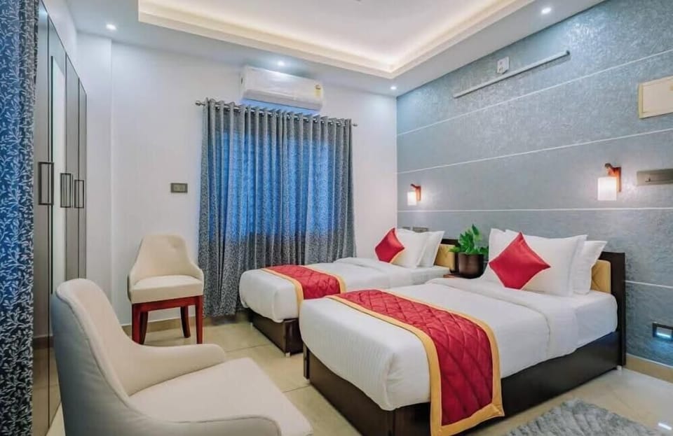 Deluxe Twin Room | Iron/ironing board, free WiFi