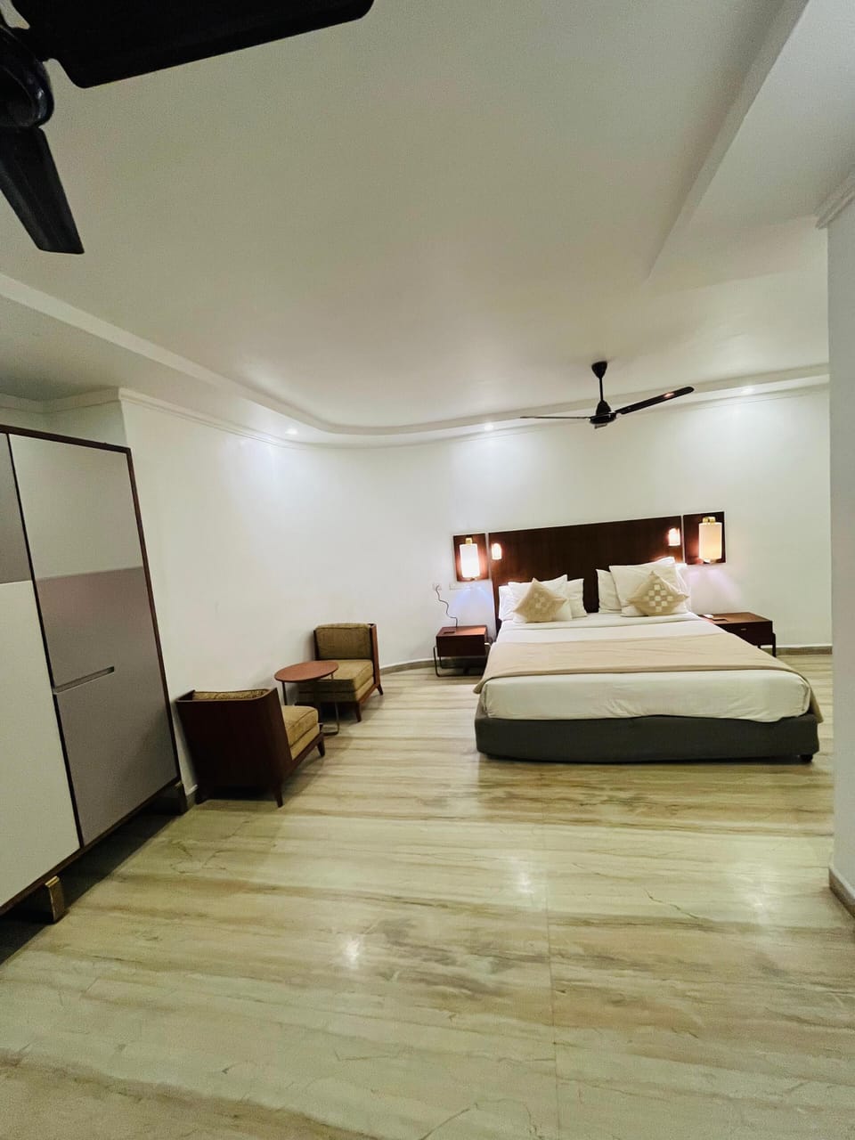 Double or Twin Room, Balcony, City View | Champagne service
