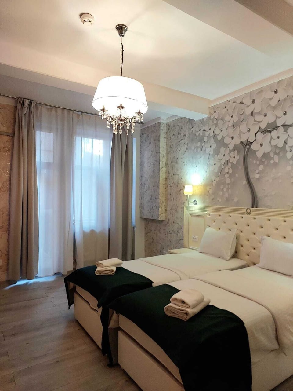 Twin Room | In-room safe, iron/ironing board, free WiFi, bed sheets