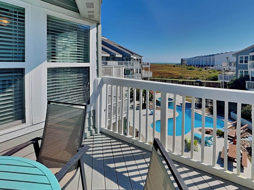 Condo (2 Bedrooms) | Property amenity